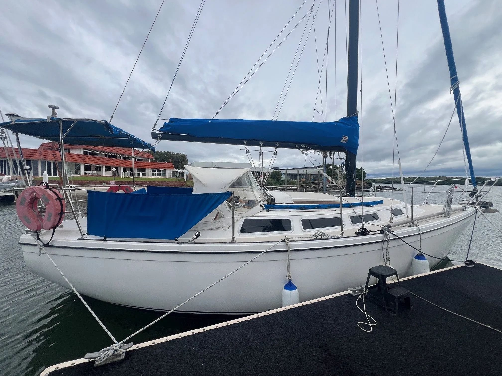 Catalina 30 - **SOLD**