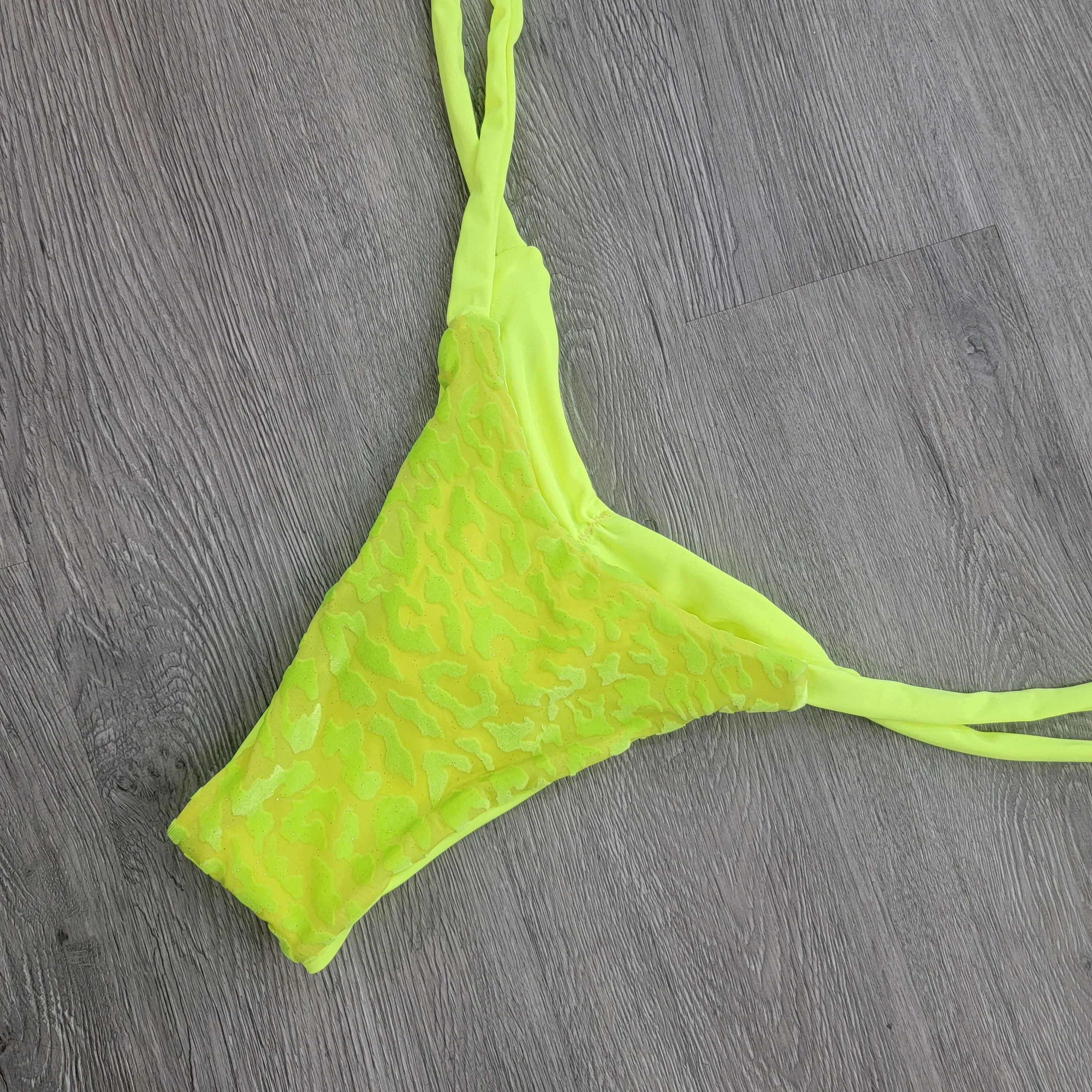 Feline Zesty Scrunch Bali Bottom Sample