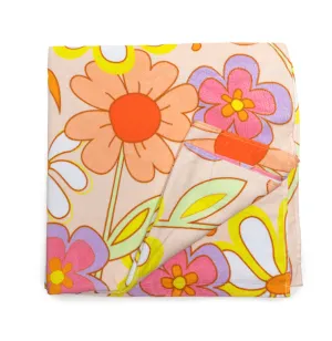 Living Royal Pool Towel – Groovy Flower – 30" x 60"