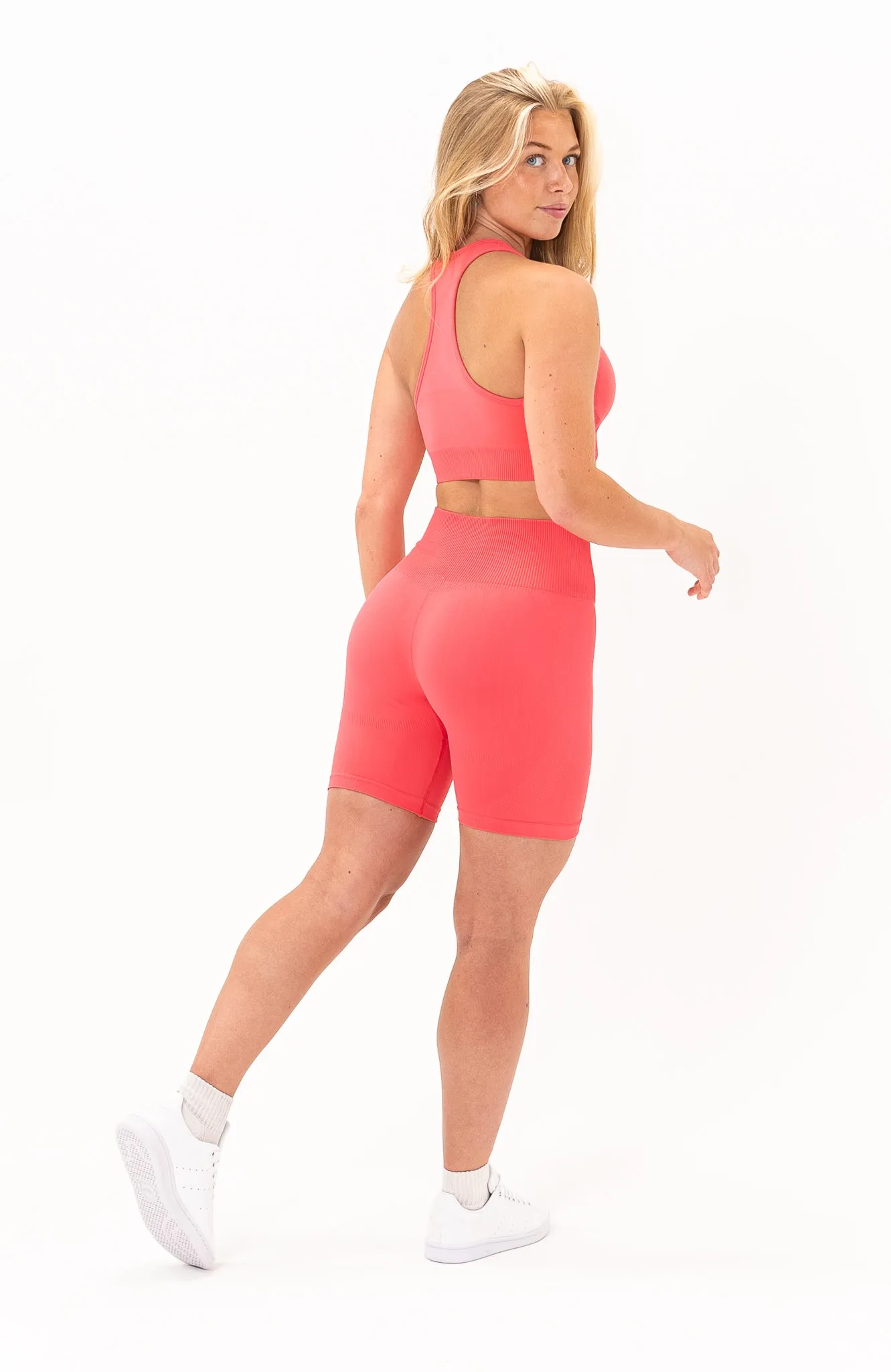 Unlimited Seamless Shorts & Sports Bra Set - Coral